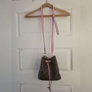Mini bucket bag